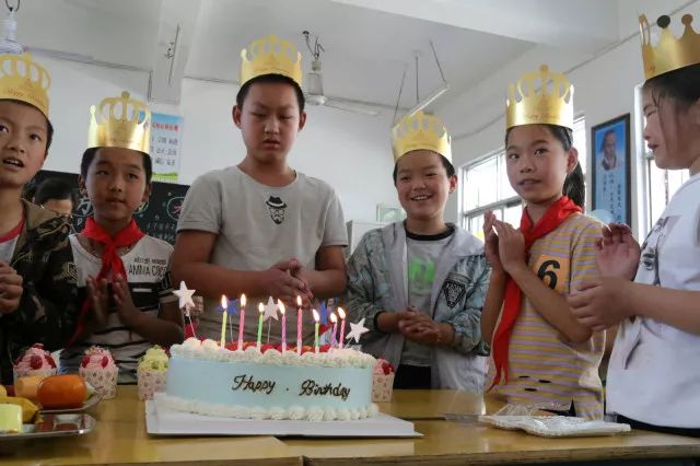 1528892707654678t3BG.jpg 生日会现场.jpg